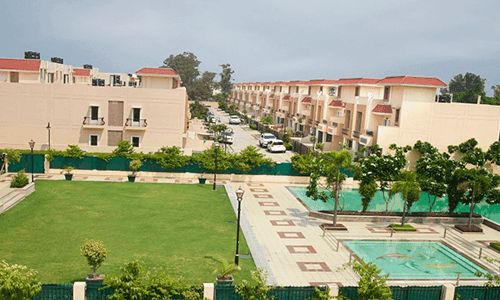 Low Rise, High Lifestyle!