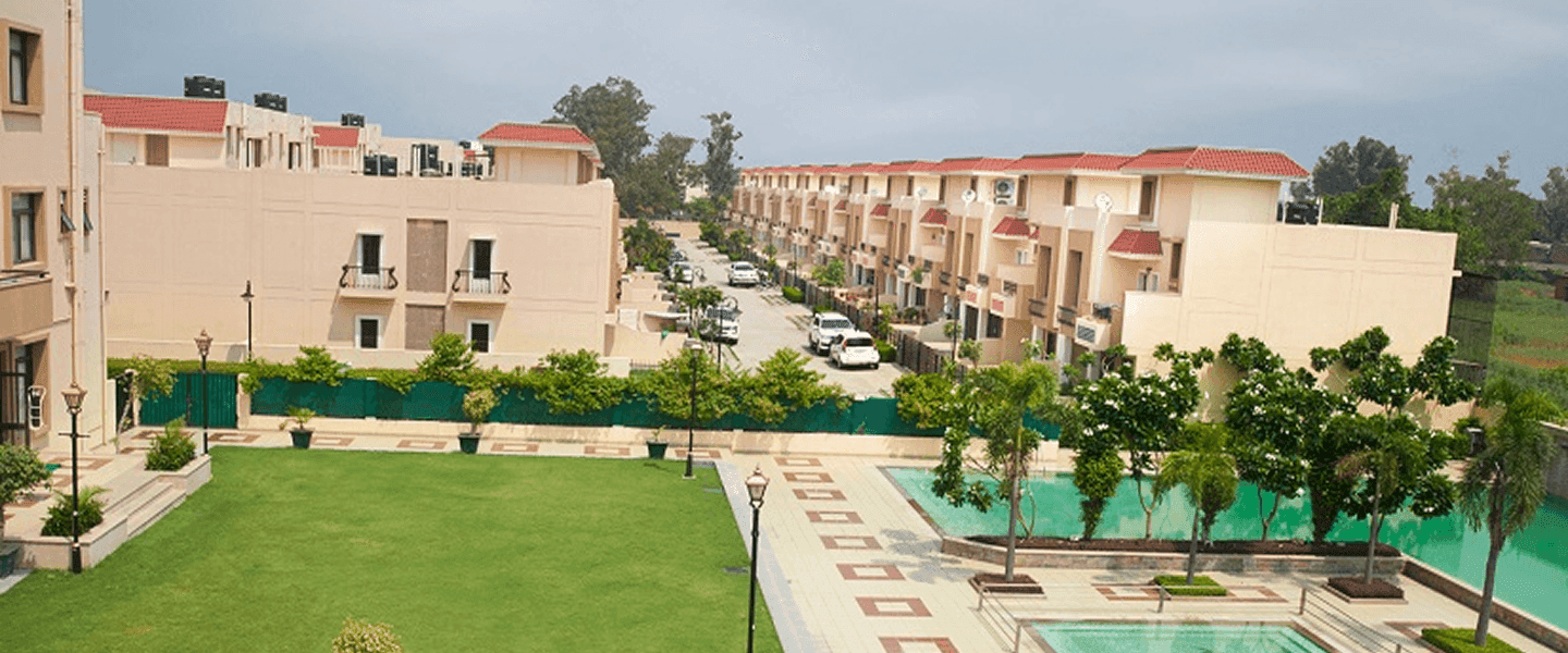 Low Rise, High Lifestyle!